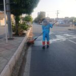 نظافت بلوار بهشتی با رعایت ایمنی و حفاظت فردی