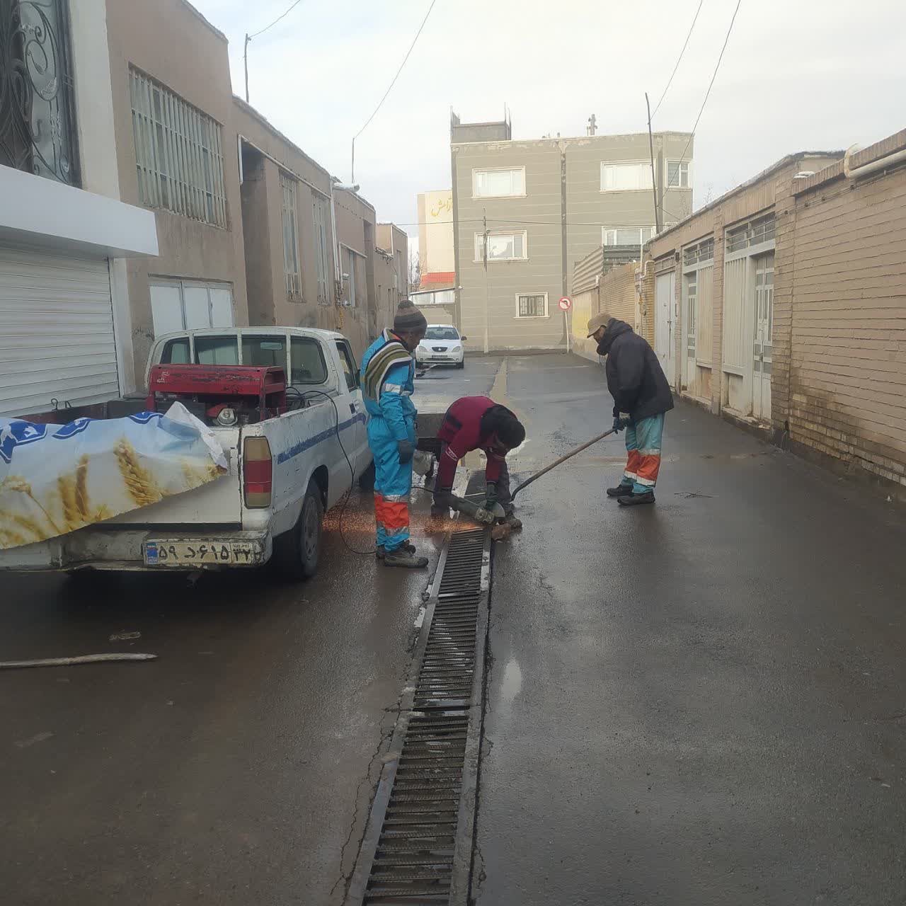 انجام عملیات برشکاری پل طالقانی ۸.۳ به‌منظور بازگشایی جوبه و جوشکاری مجدد پس از اتمام عملیات