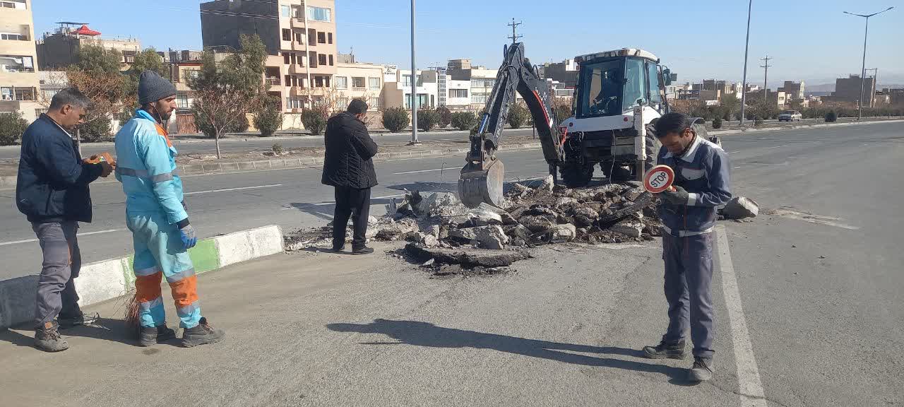 بازگشایی جوبه خروجی بند دره پس از بارش برف به ‌منظور جلوگیری از آبگرفتگی