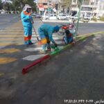 چهره‌ای نو در معابر منطقه دو با اجرای طرح رنگ‌آمیزی جداول در آستانه بهار ۱۴۰۵