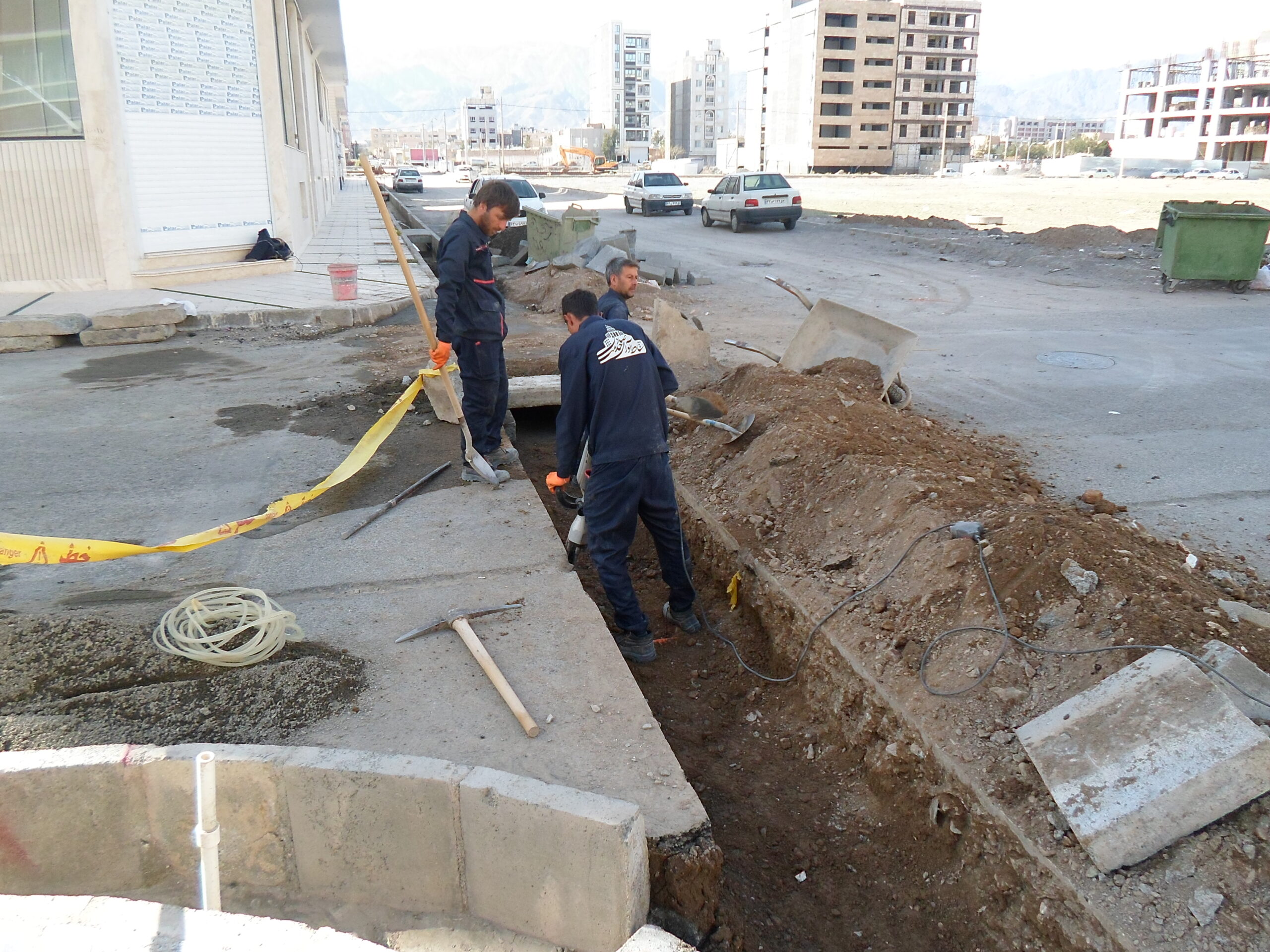 انجام عملیات اجرایی هدایت آب‌های سطحی در ظفر ۲۲؛ گامی نو در خدمت‌رسانی به شهروندان