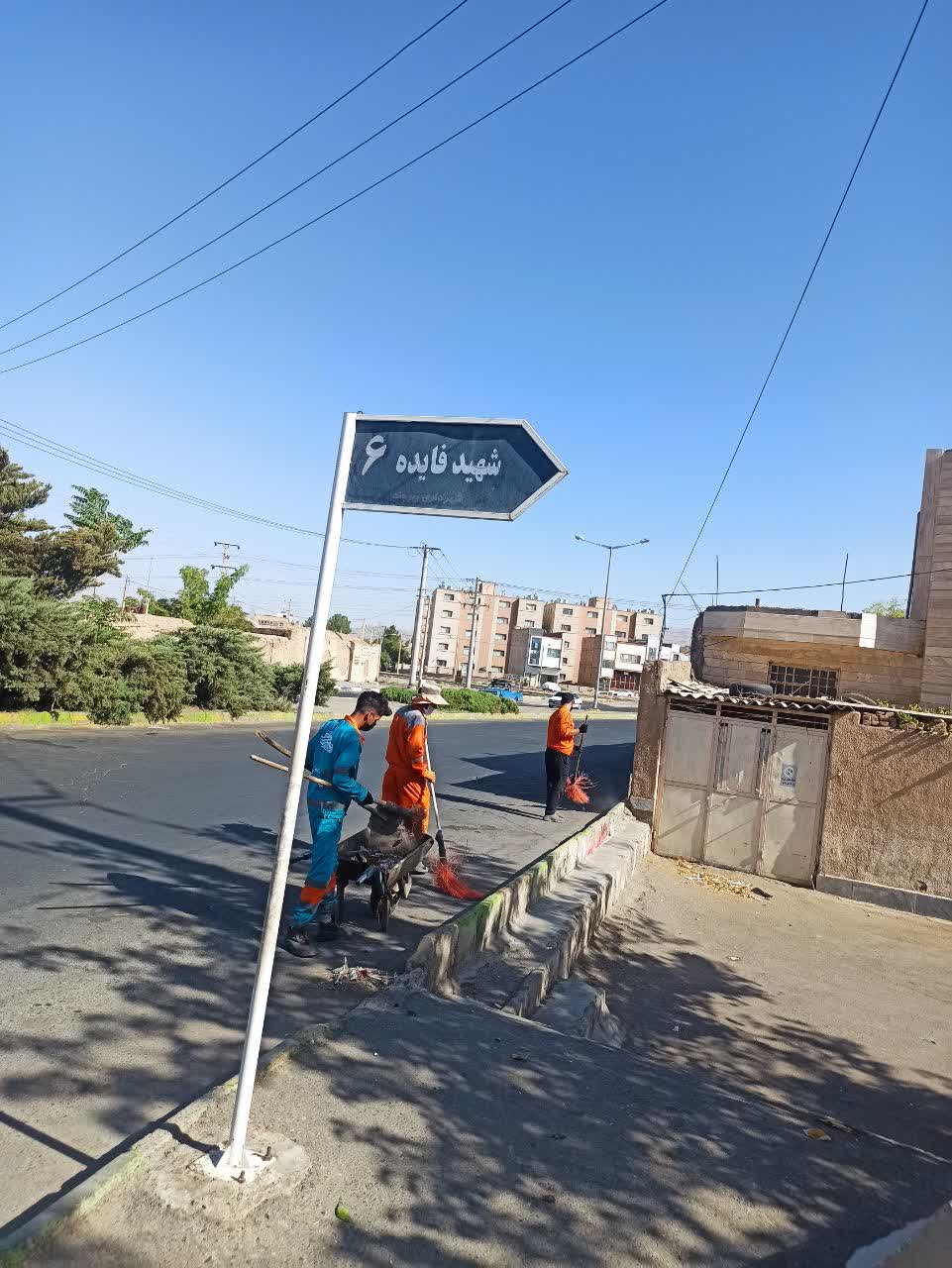پاکیزگی پیرامون جمعه ‌بازار؛ تلاش نیروهای خدمات شهری برای ساماندهی محیط