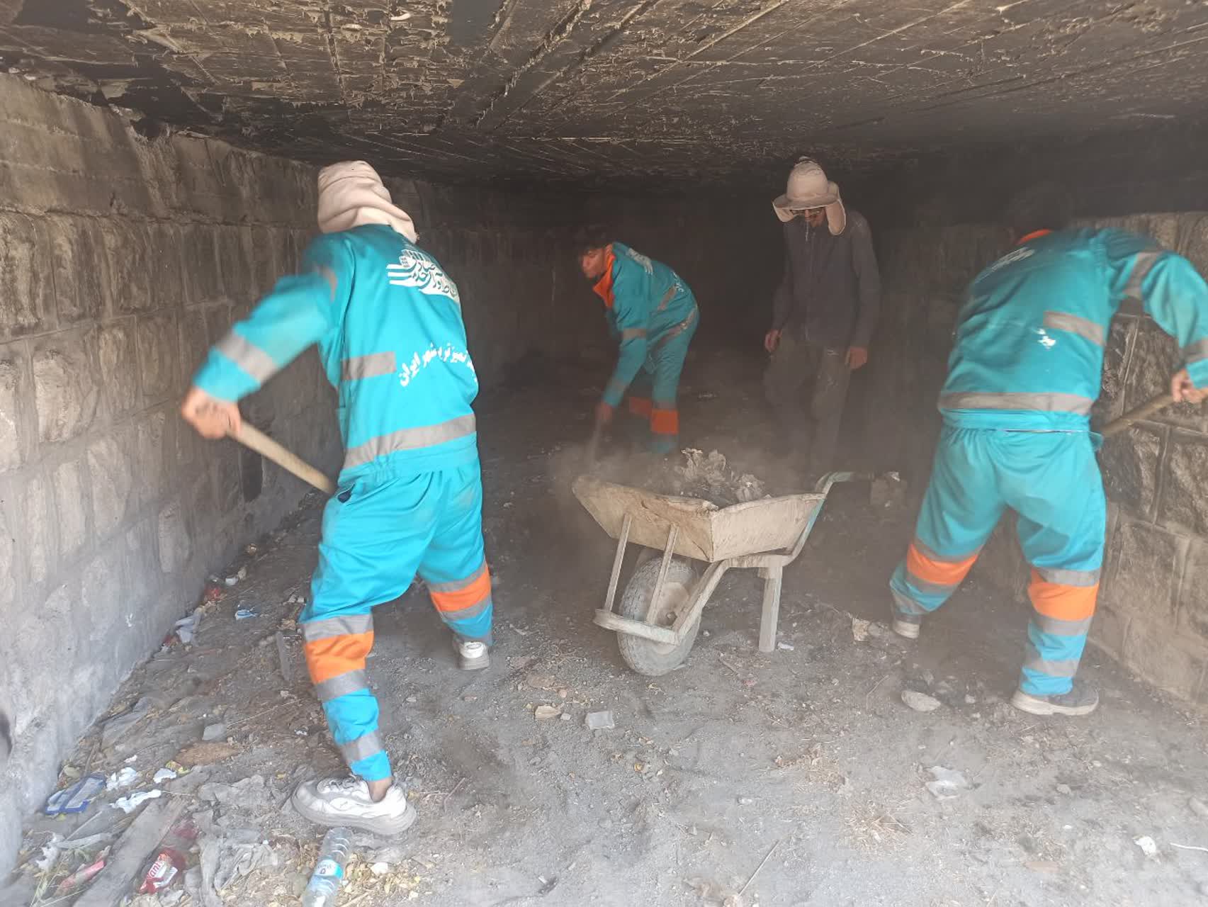 مسیر پاکیزگی در خیابان امامت؛ کانال حدفاصل امامت ۴۱ و ۴۷ لایروبی شد
